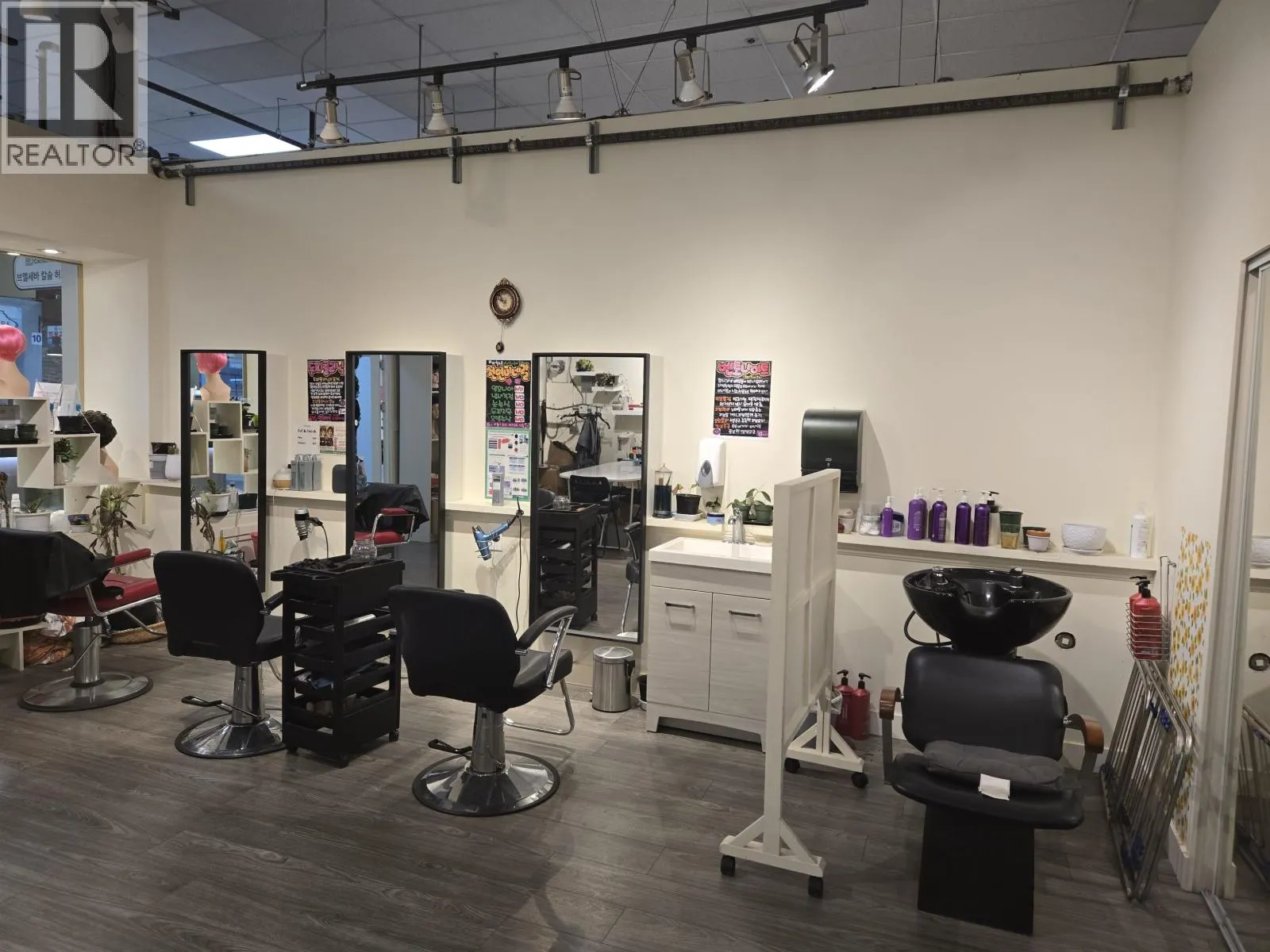 103 3-4501 NORTH ROAD