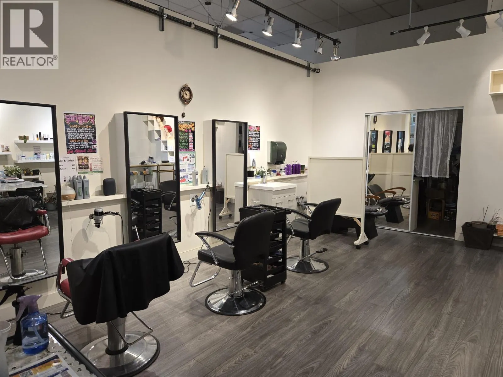 103 3-4501 NORTH ROAD