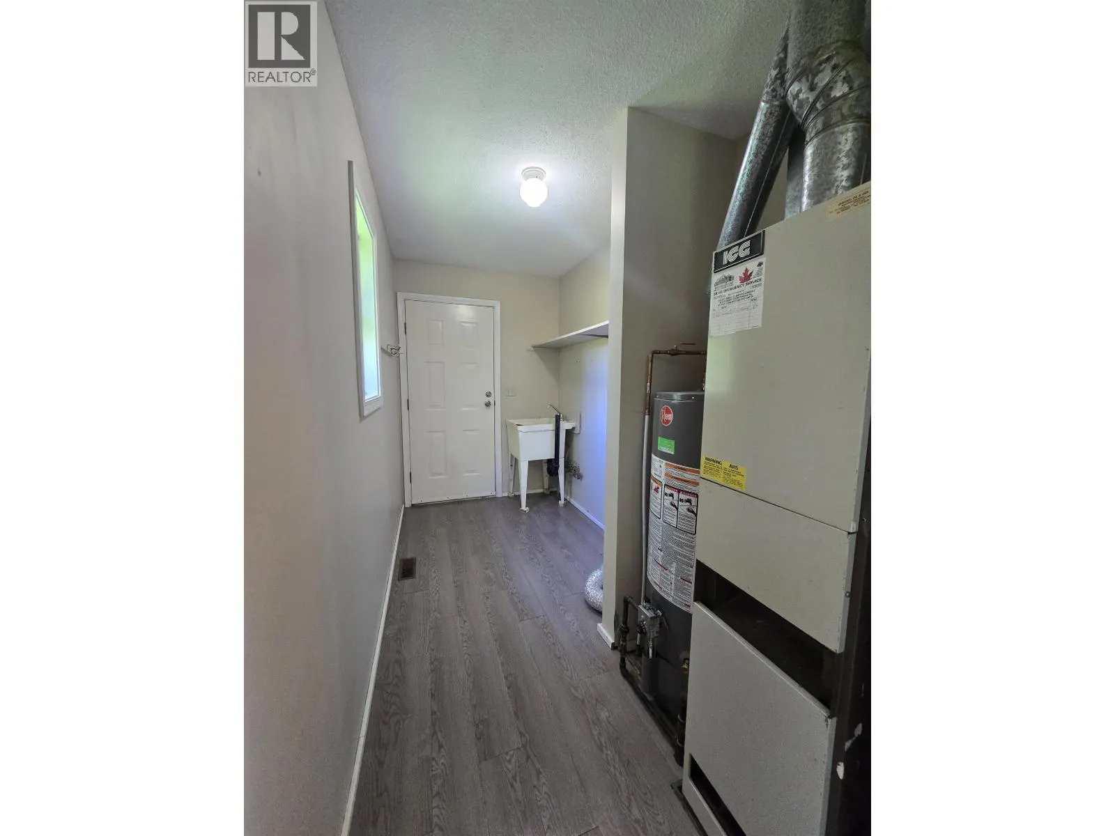 1472 ARBUTUS ROAD