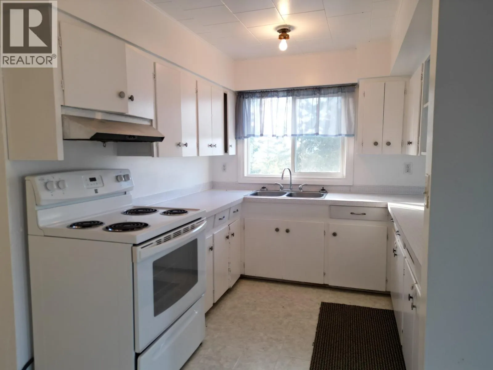 923 DOG CREEK ROAD