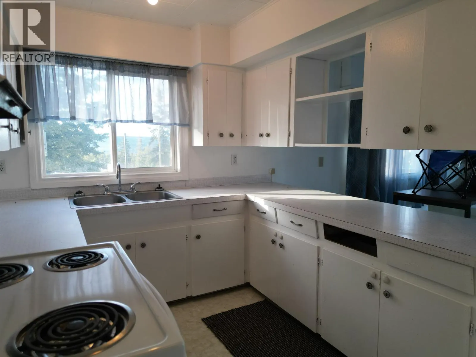 923 DOG CREEK ROAD