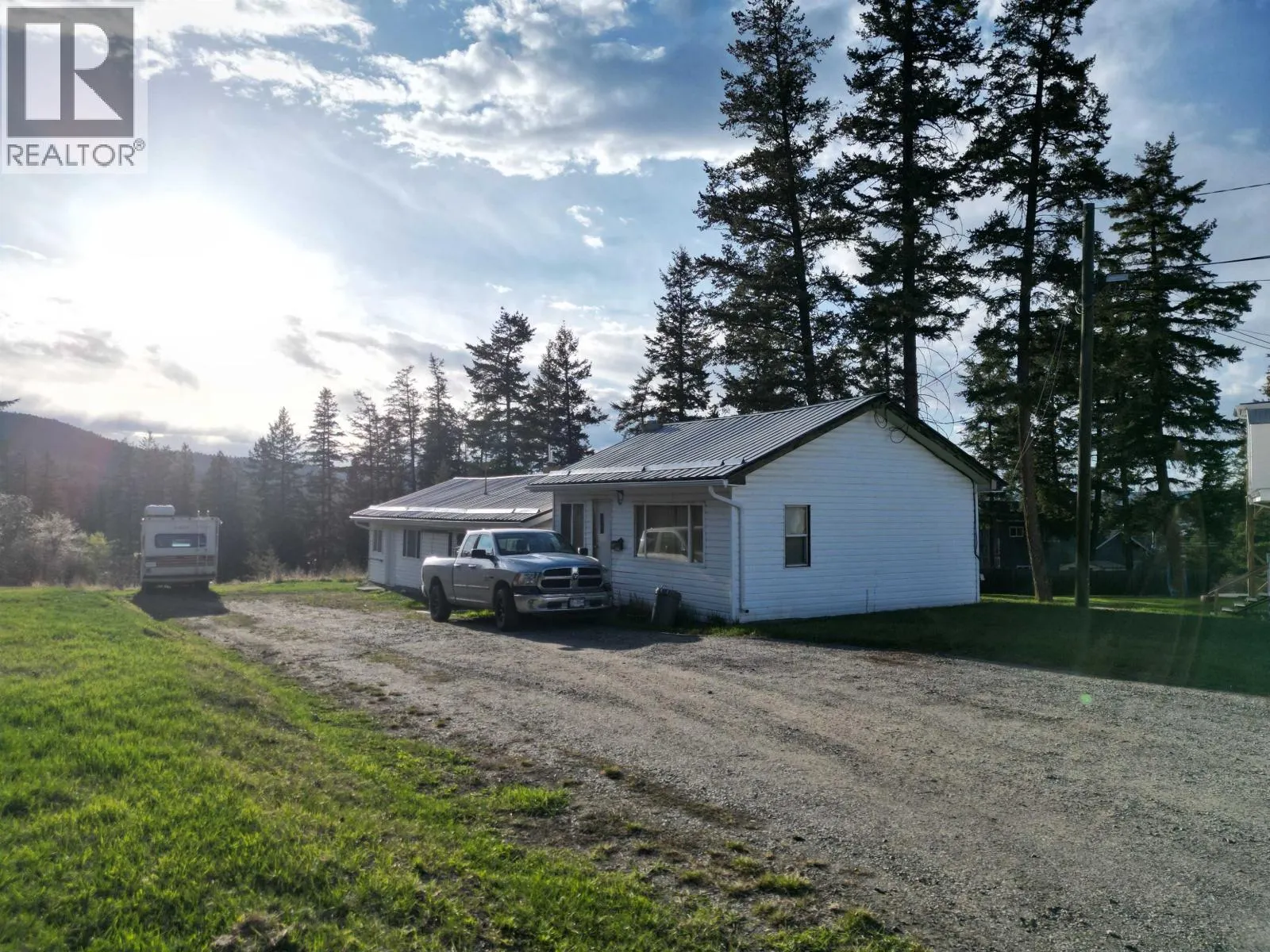 923 DOG CREEK ROAD