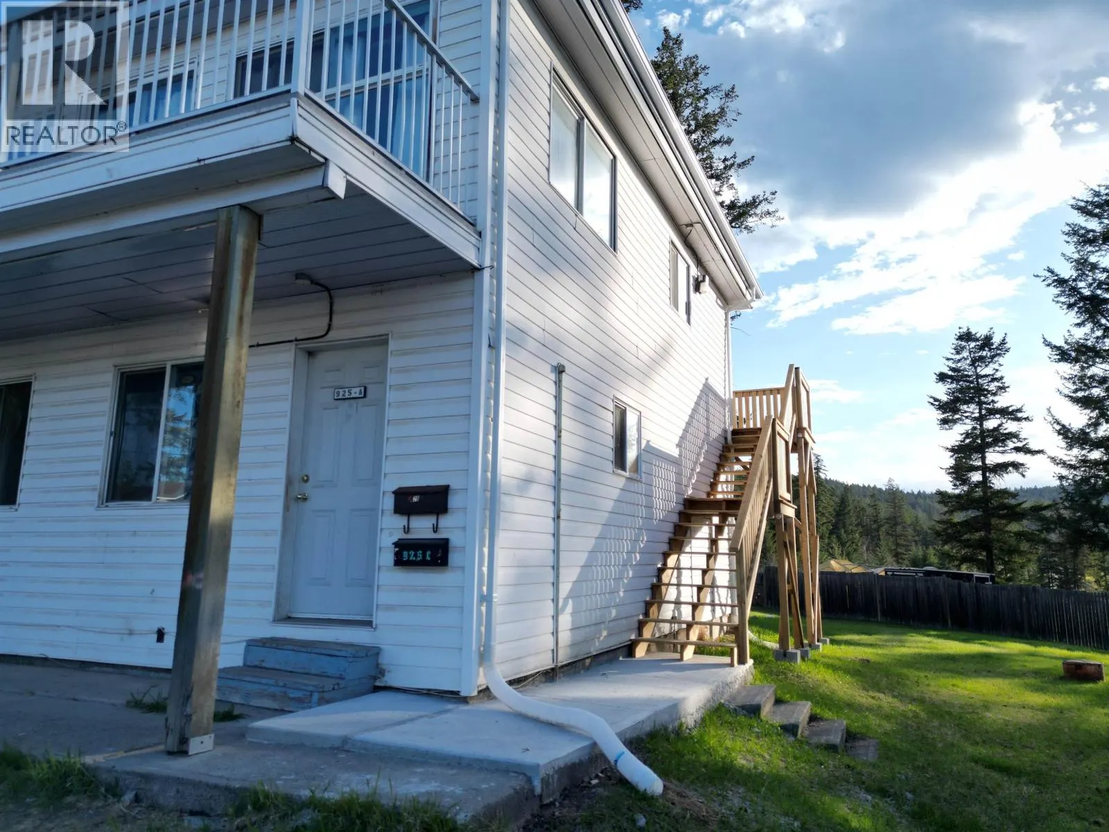 923 DOG CREEK ROAD