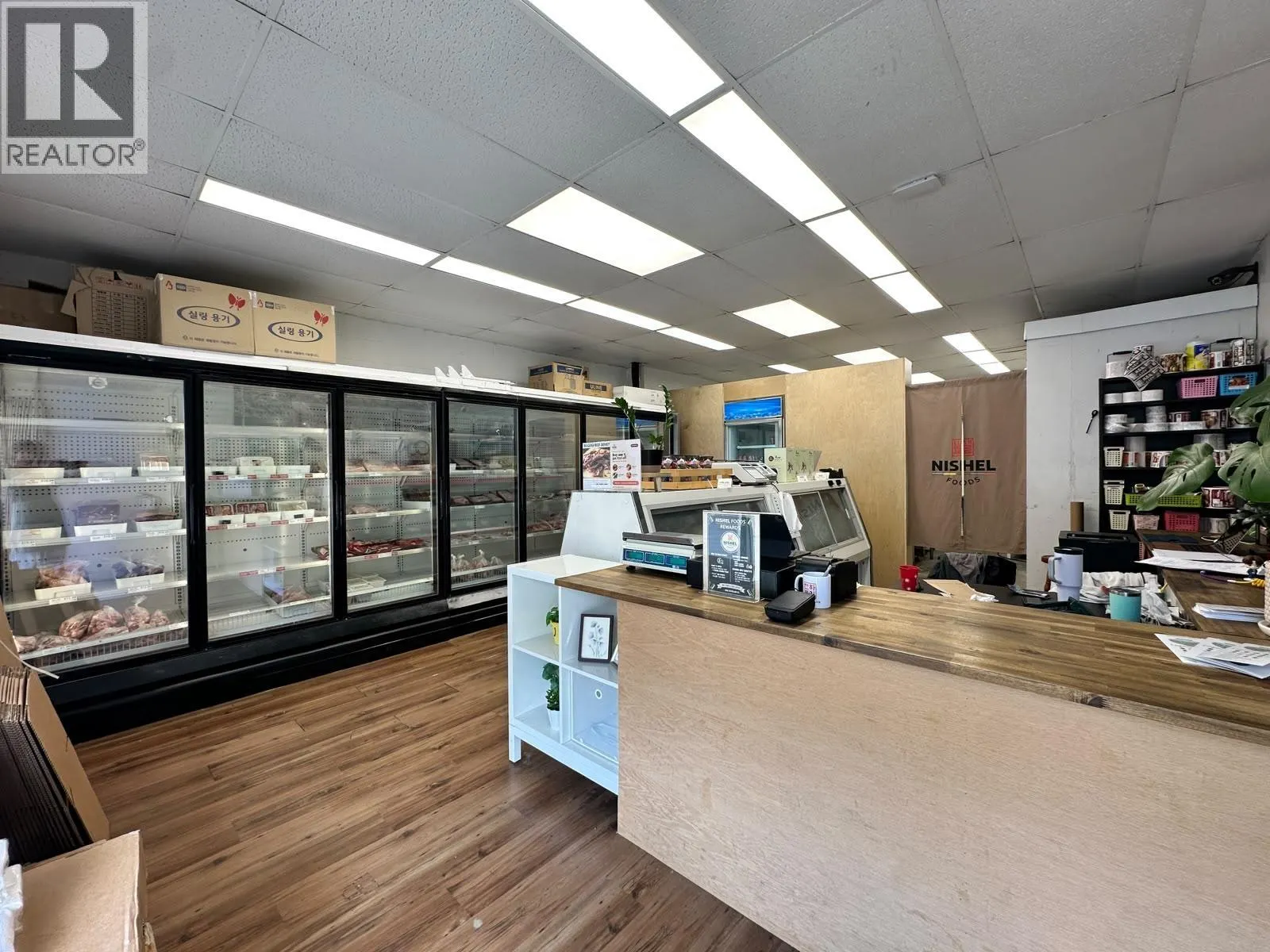 2579D LOUGHEED HIGHWAY