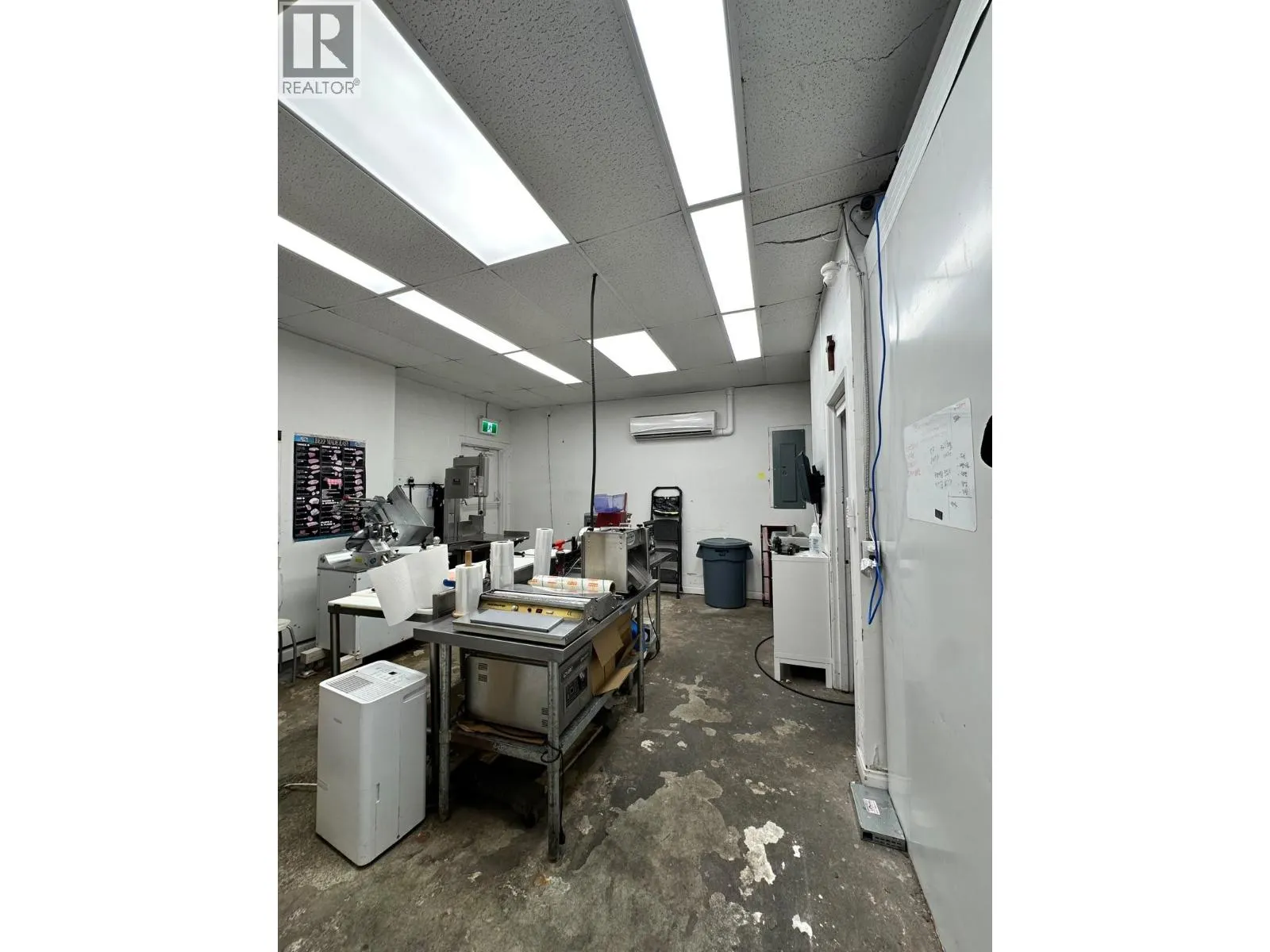 2579D LOUGHEED HIGHWAY