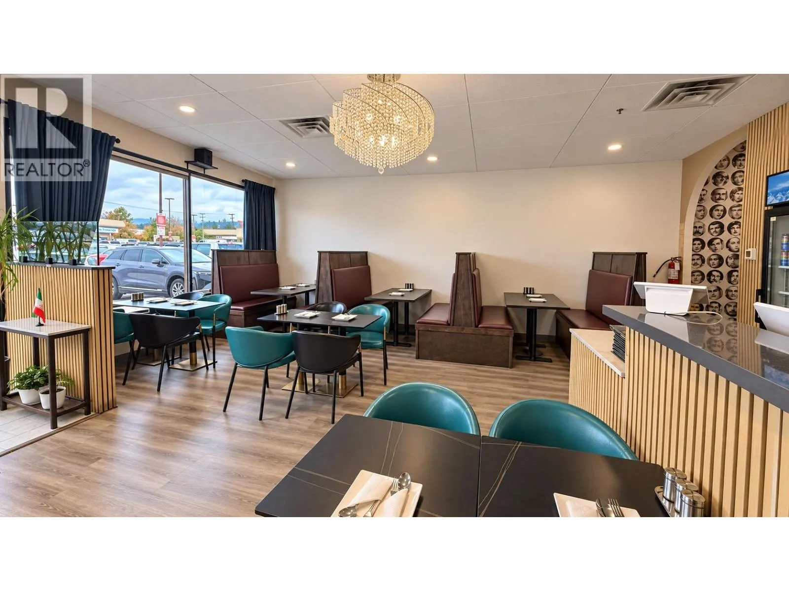 206 2748 LOUGHEED HIGHWAY