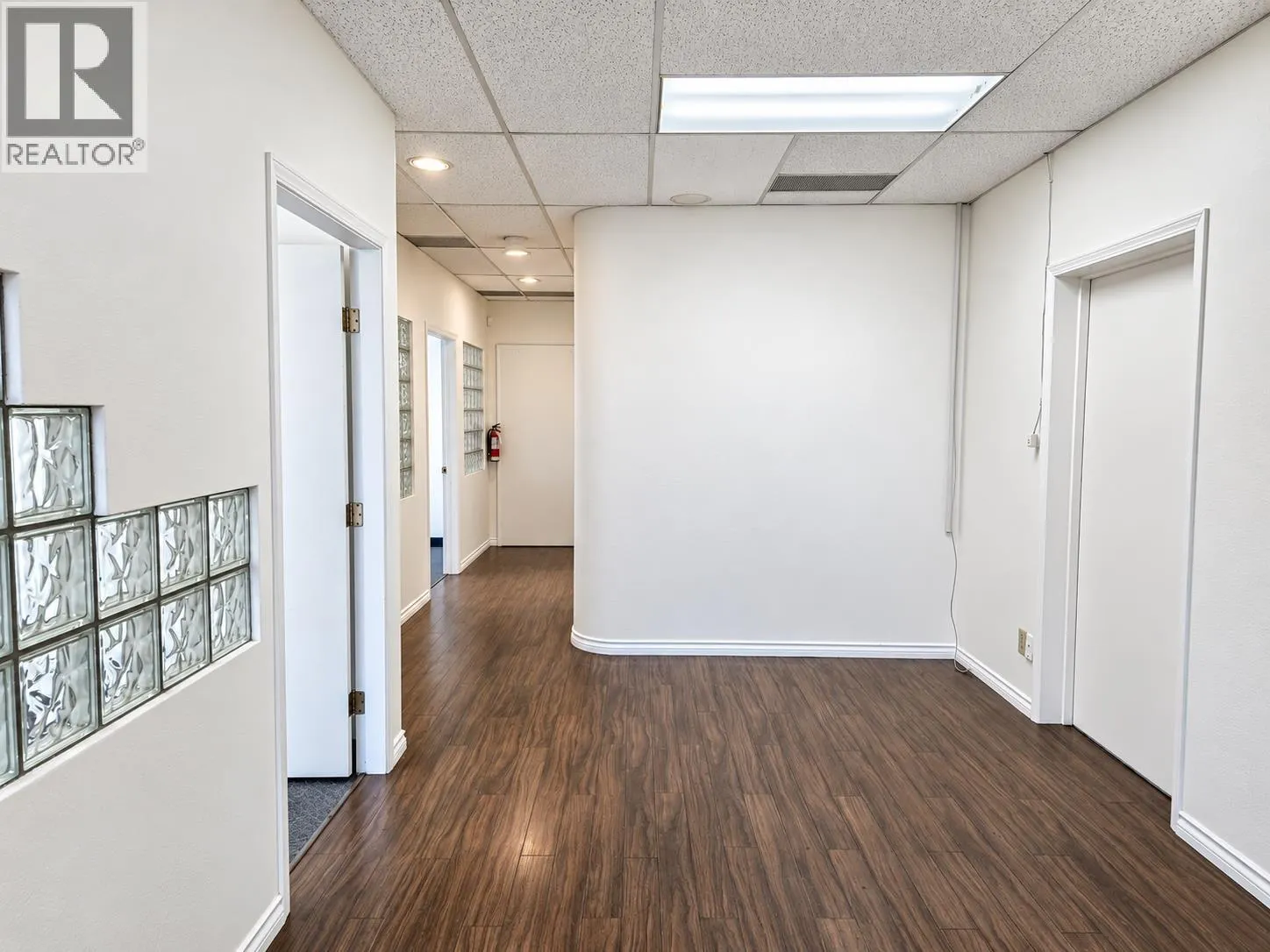 201 927 BRUNETTE AVENUE