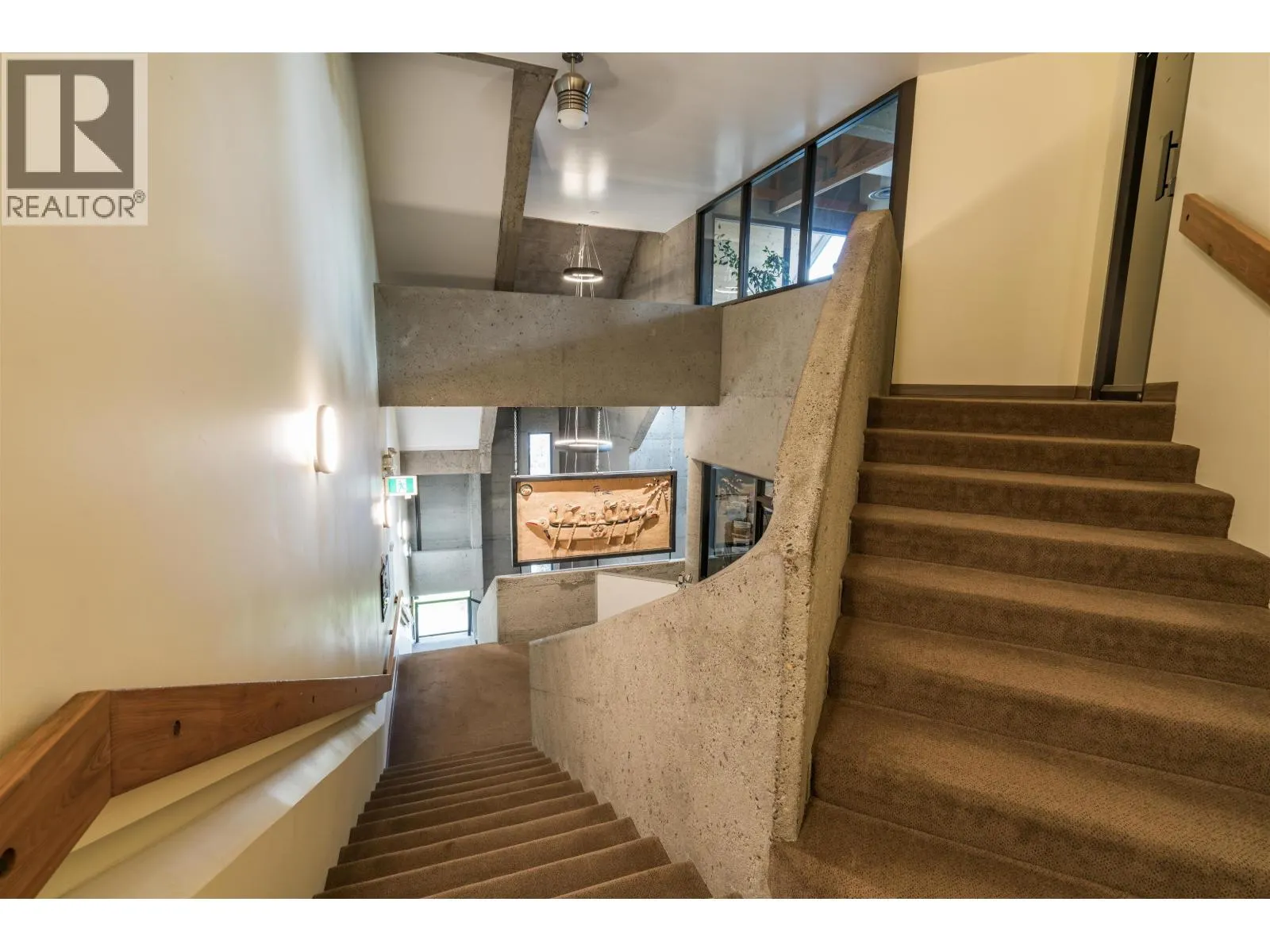 1877 QUEENSWAY
