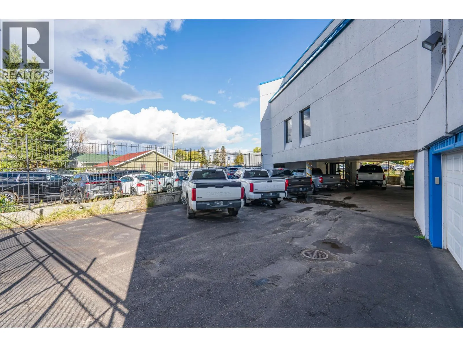 1877 QUEENSWAY