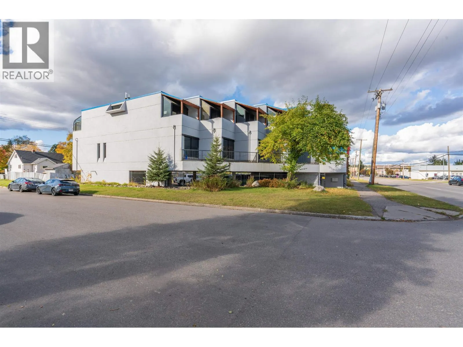 1877 QUEENSWAY