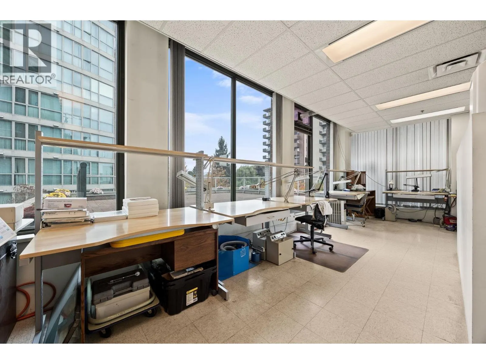 205 4885 KINGSWAY