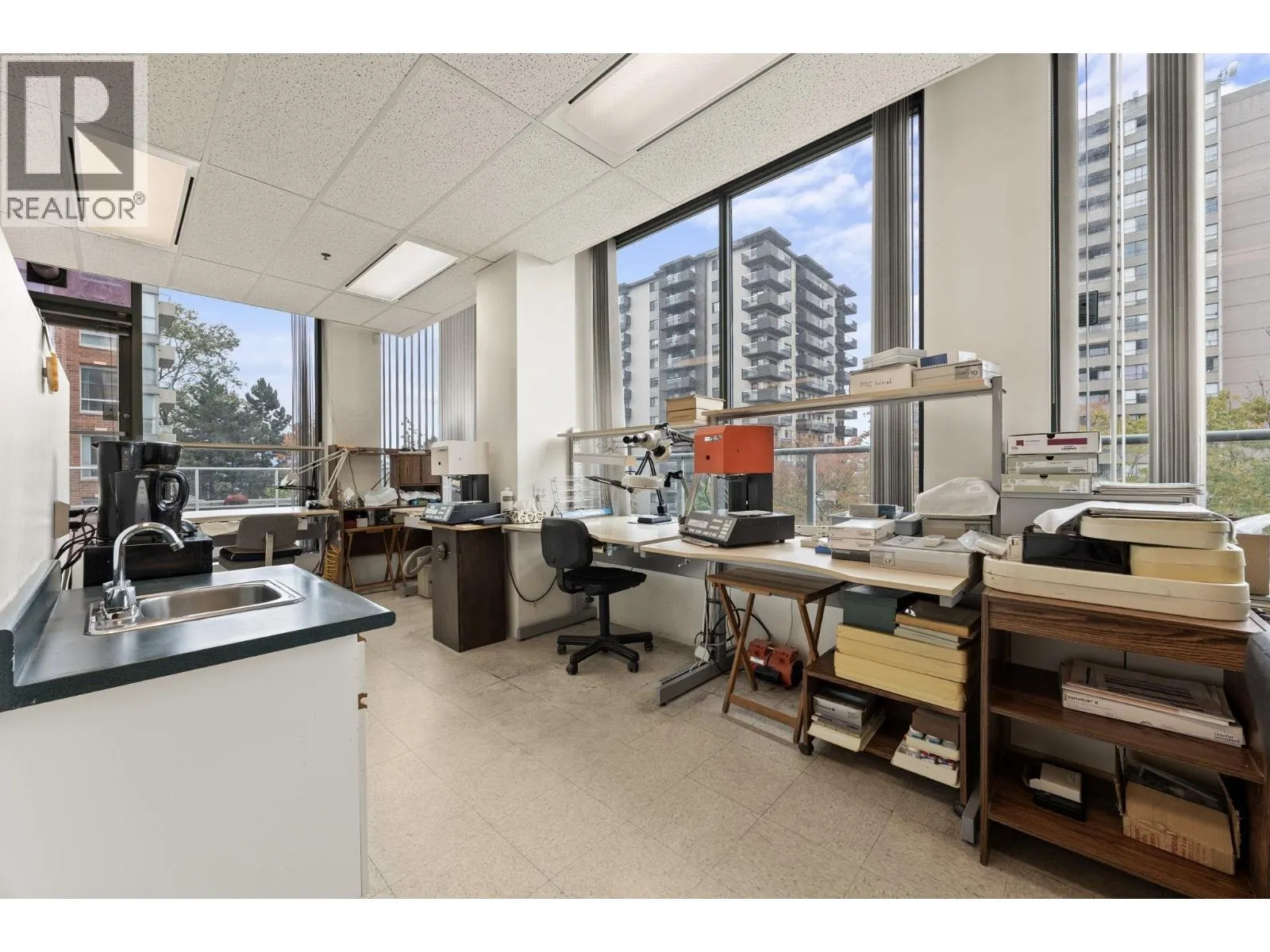 205 4885 KINGSWAY