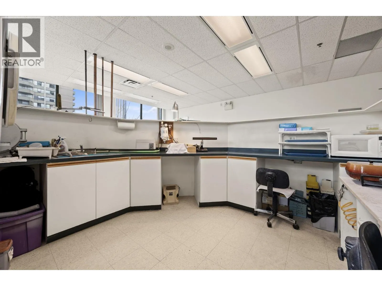 205 4885 KINGSWAY