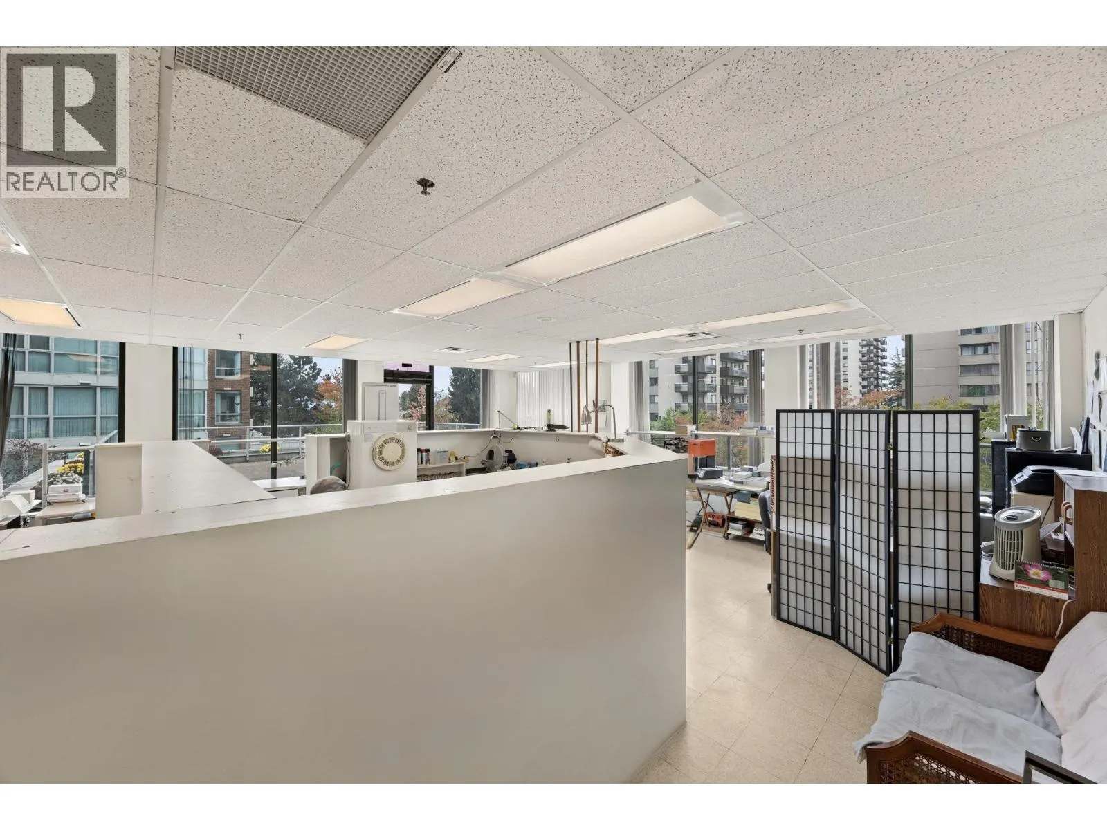 205 4885 KINGSWAY