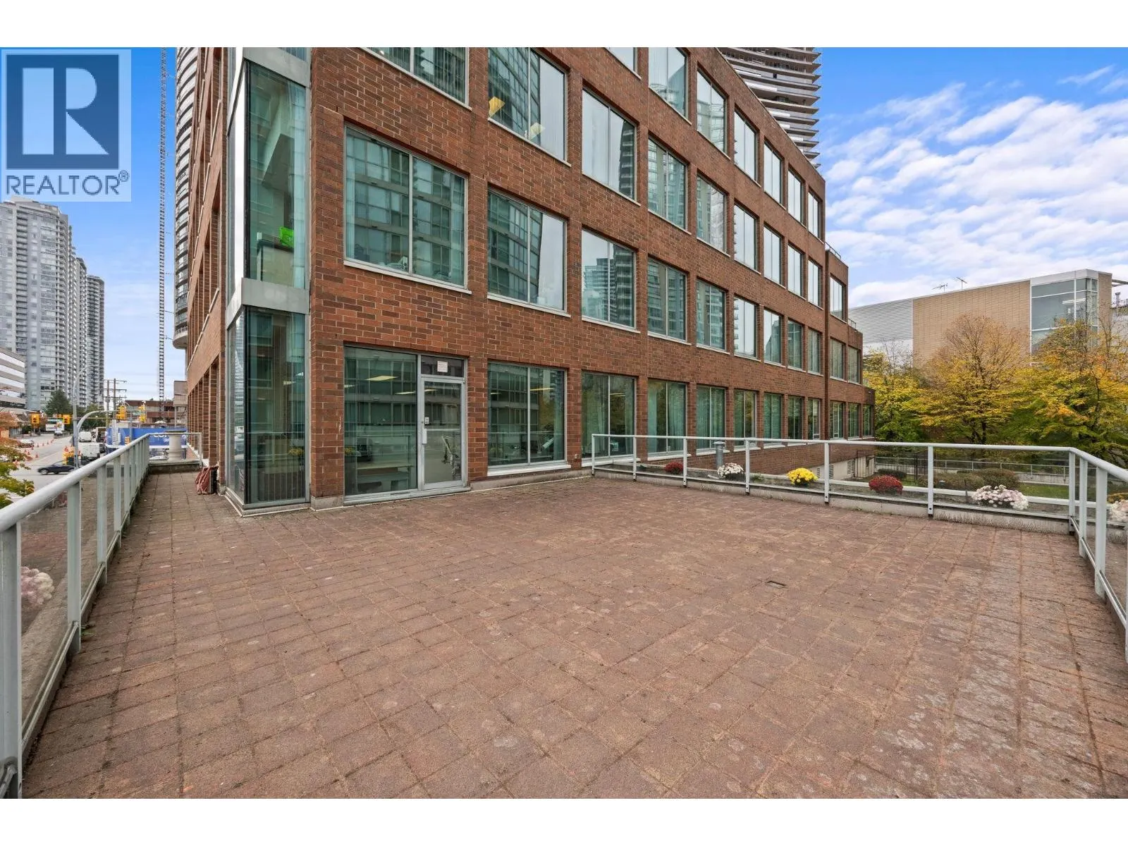 205 4885 KINGSWAY