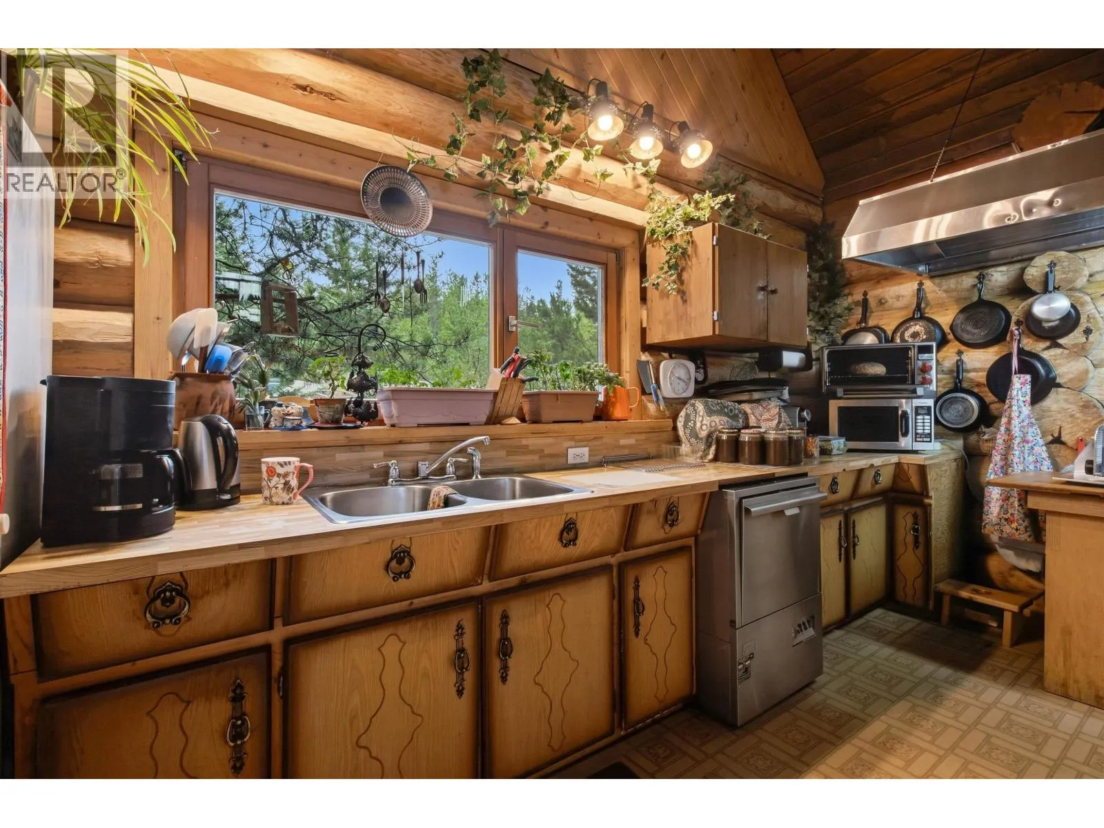 19579 CHILCOTIN 20 HIGHWAY