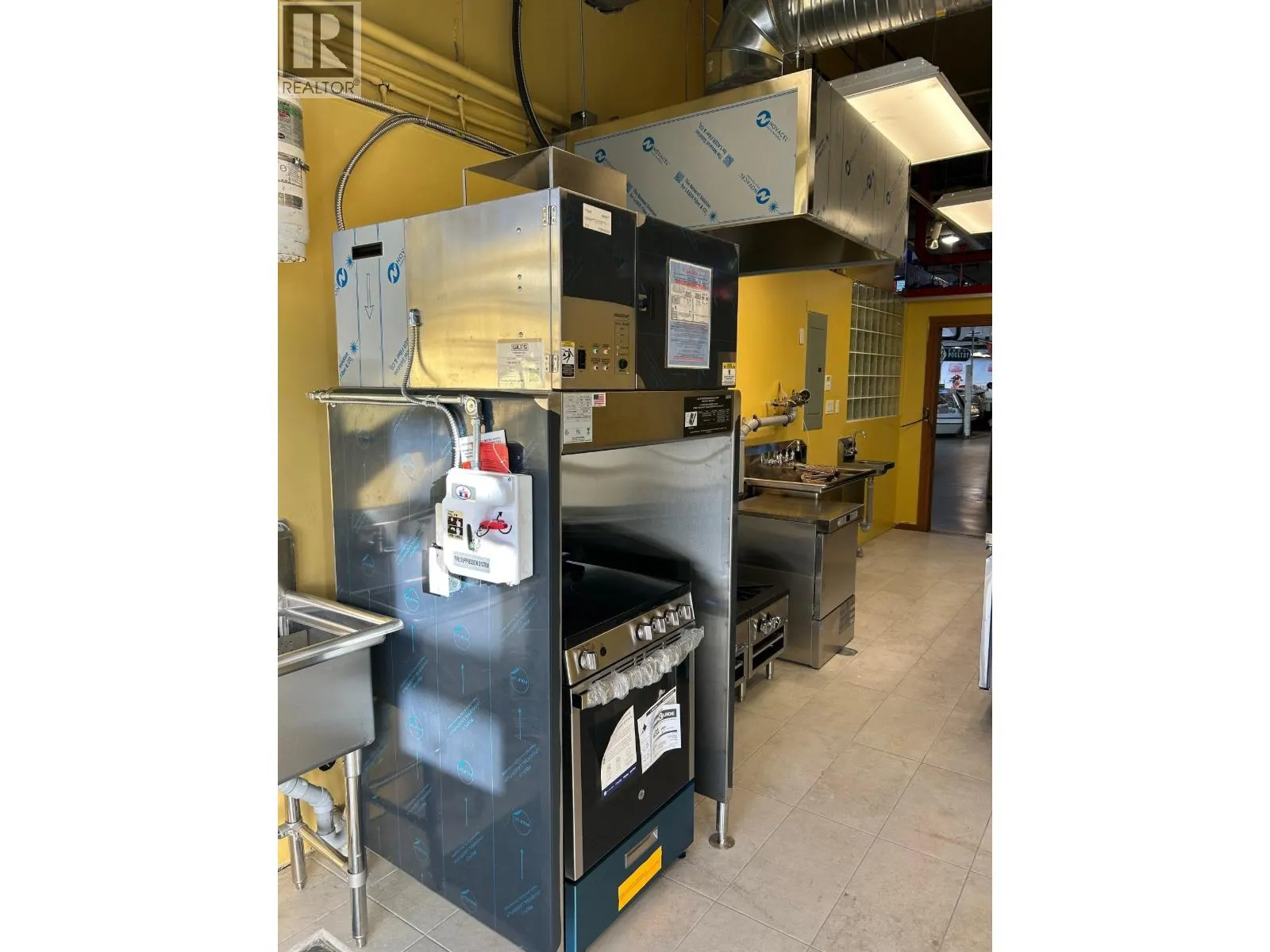 1158 8260 WESTMINSTER HIGHWAY