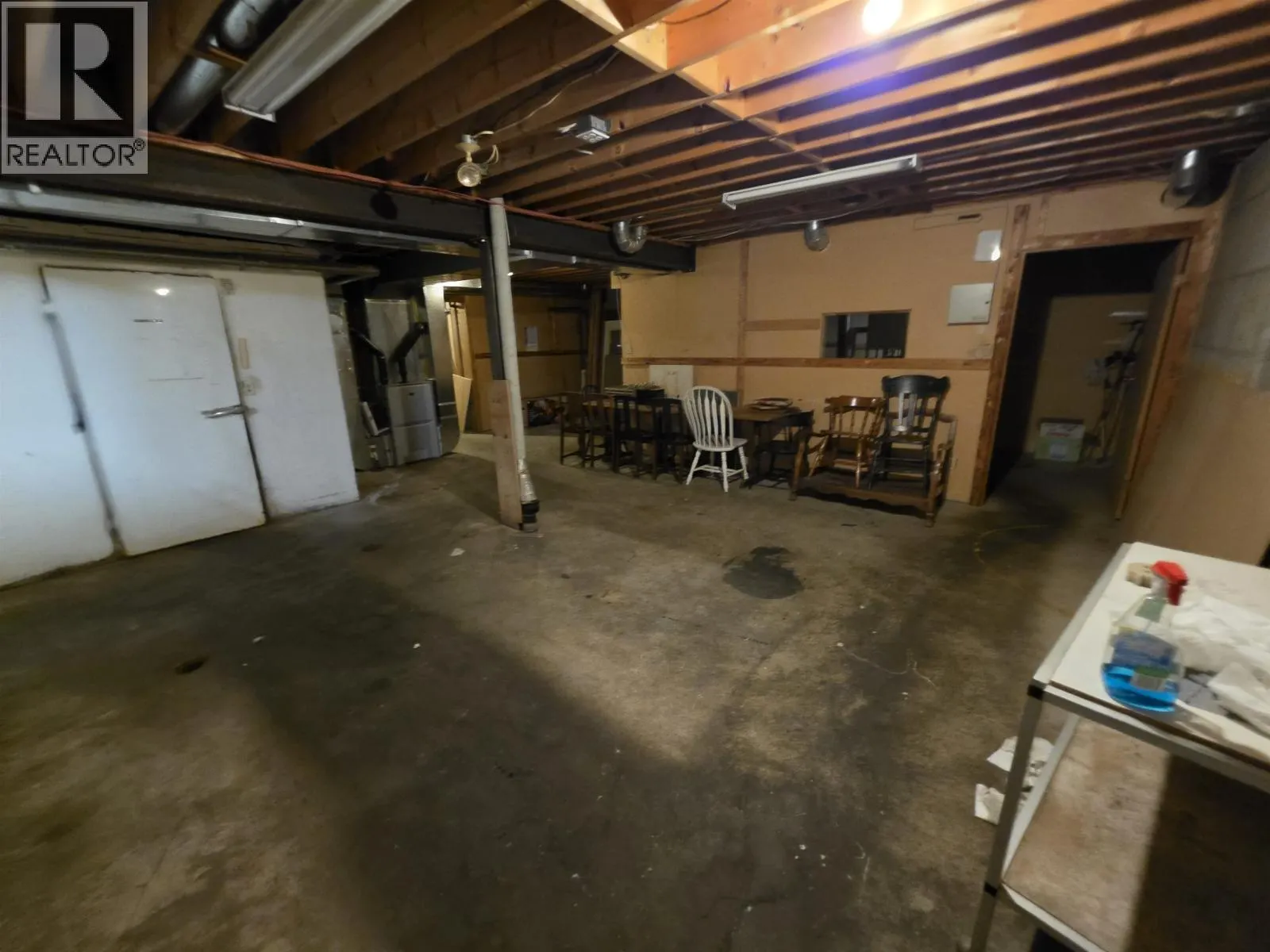 490 CARSON AVENUE