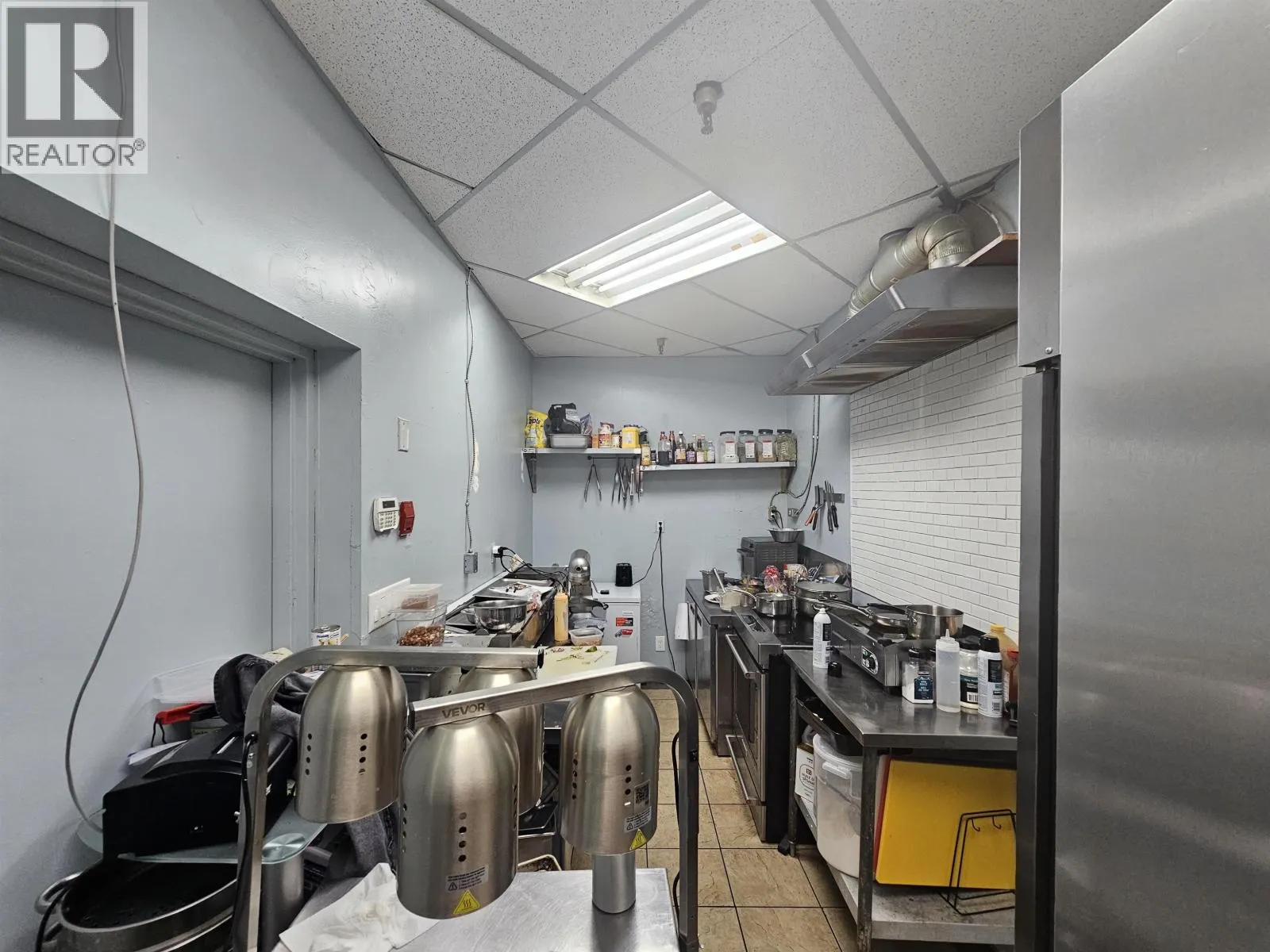 101 3701 HASTINGS STREET