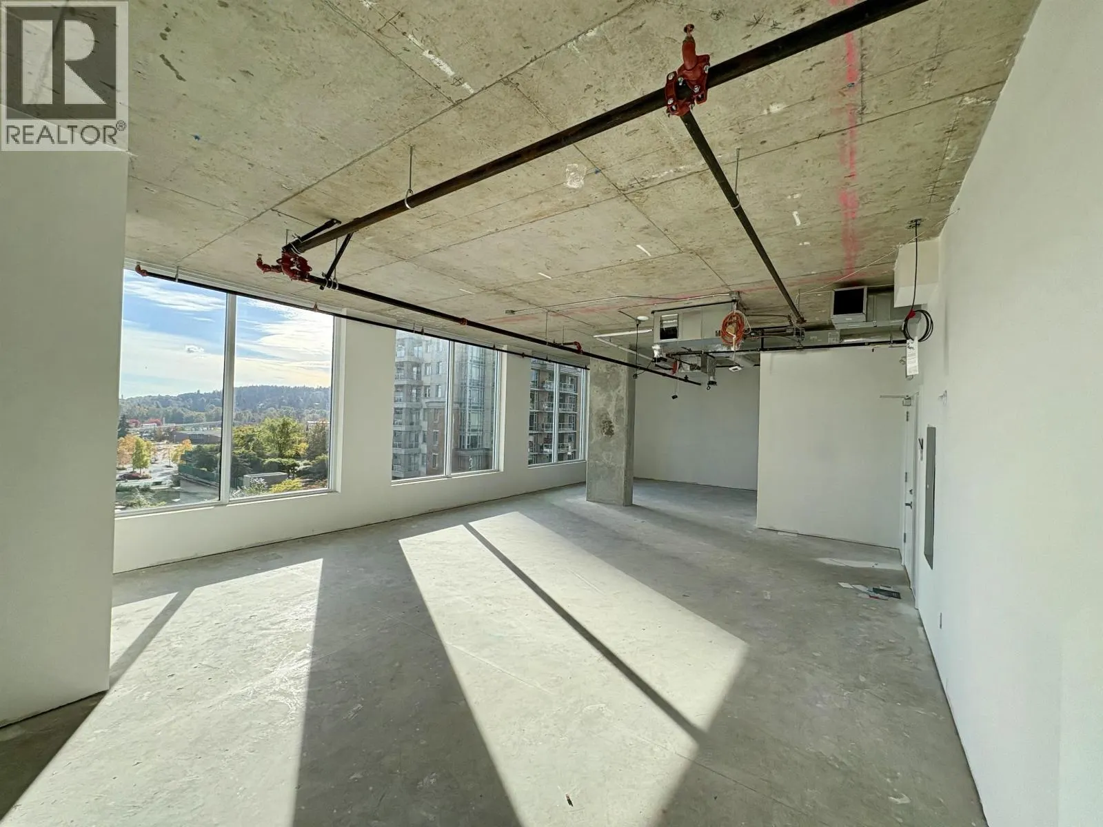 605 2992 GLEN DRIVE