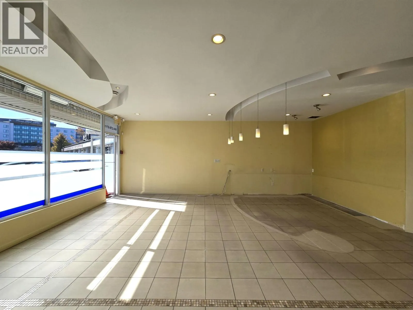 170 8351 ALEXANDRA ROAD