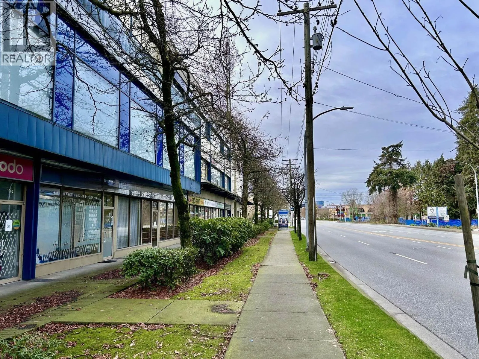 1270 8888 ODLIN CRESCENT