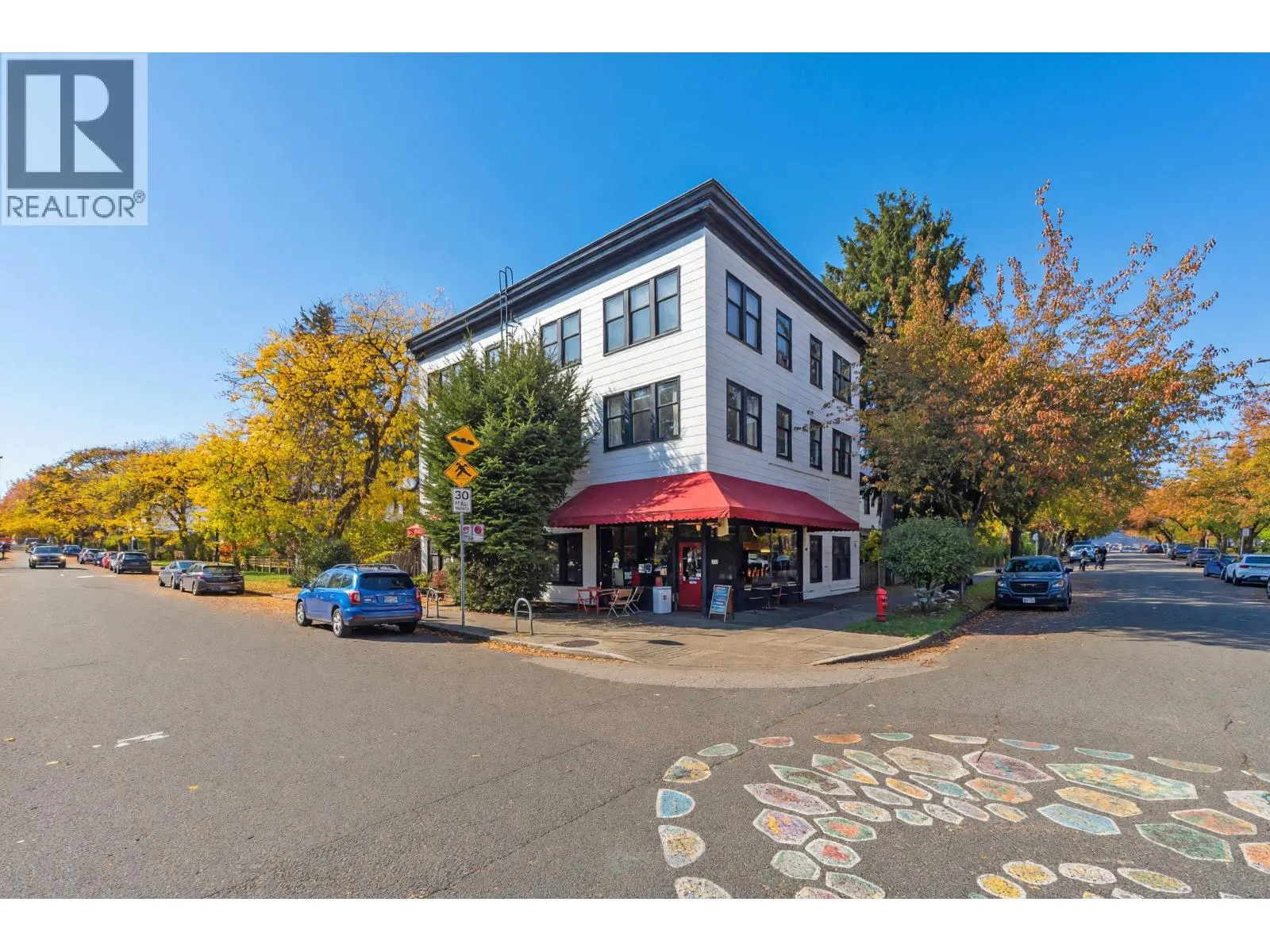 799 KEEFER STREET