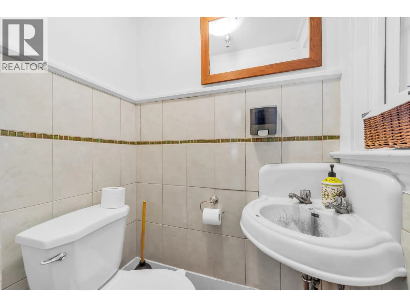799 KEEFER STREET