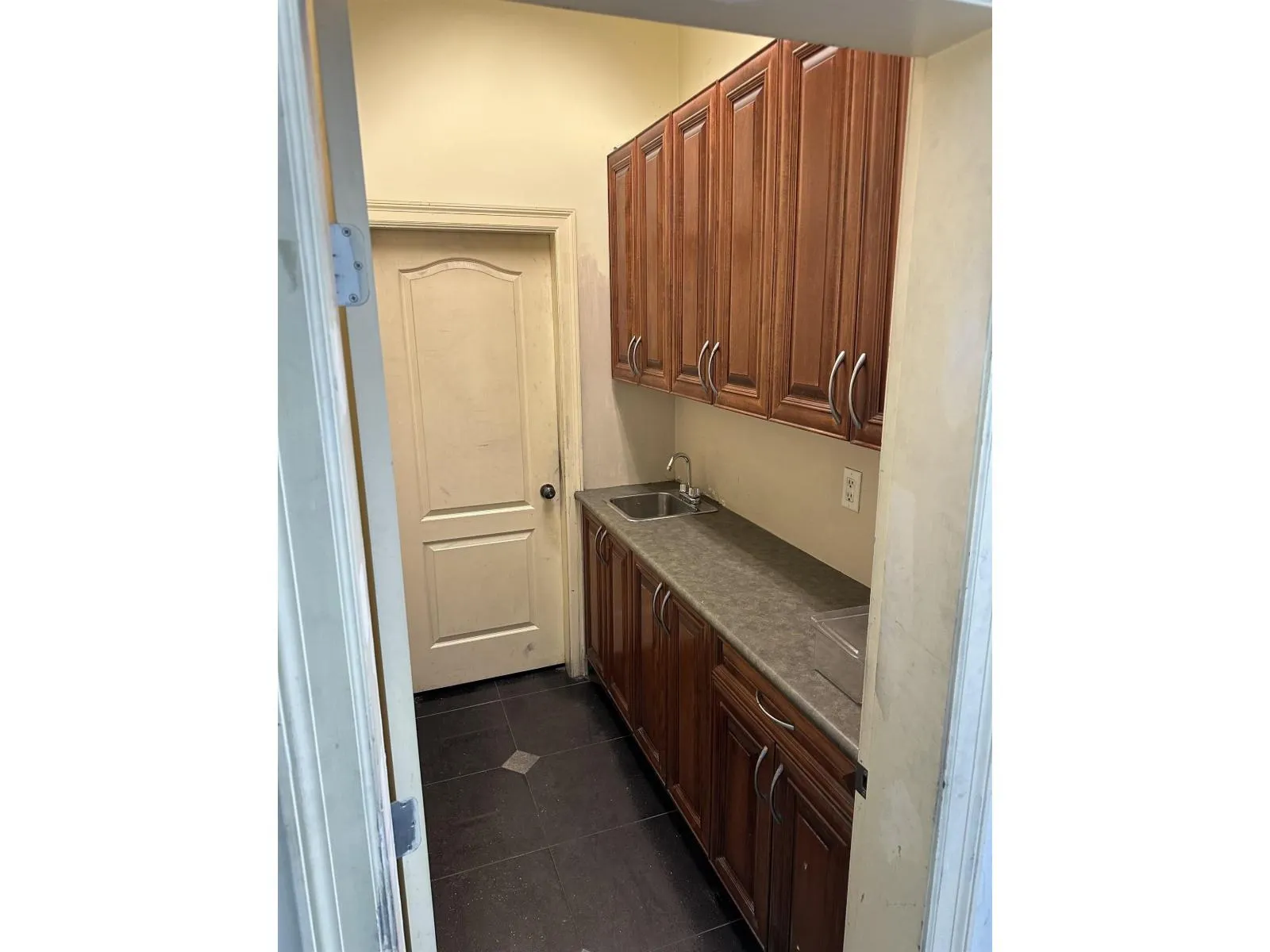 8 13025 84 AVENUE