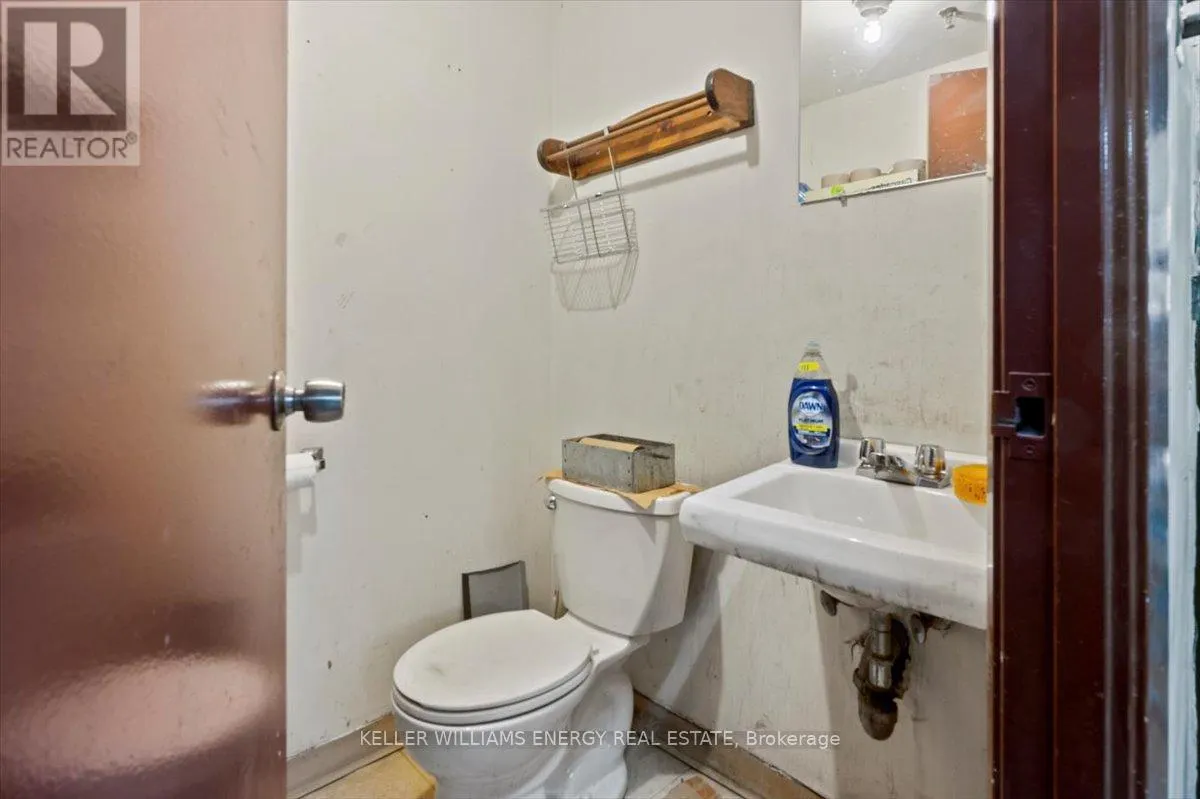 UNIT 16 - 1033 TOY AVENUE, #Unit 16