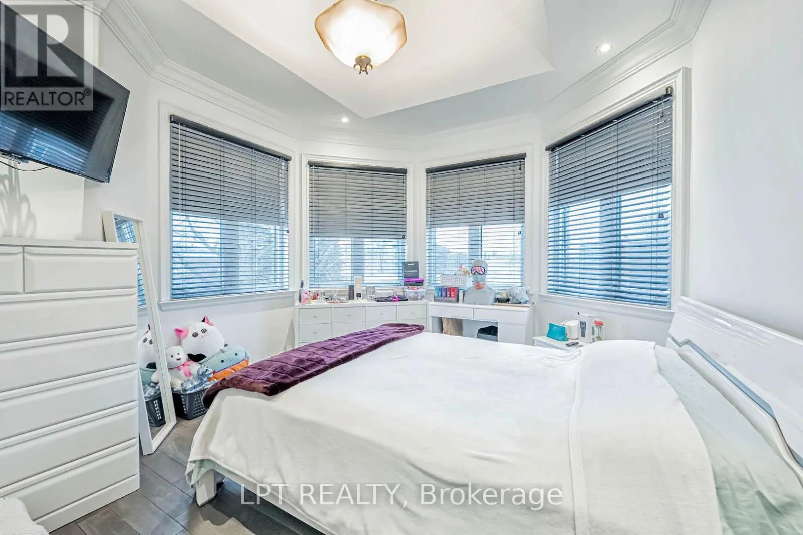 386 KENNEDY ROAD