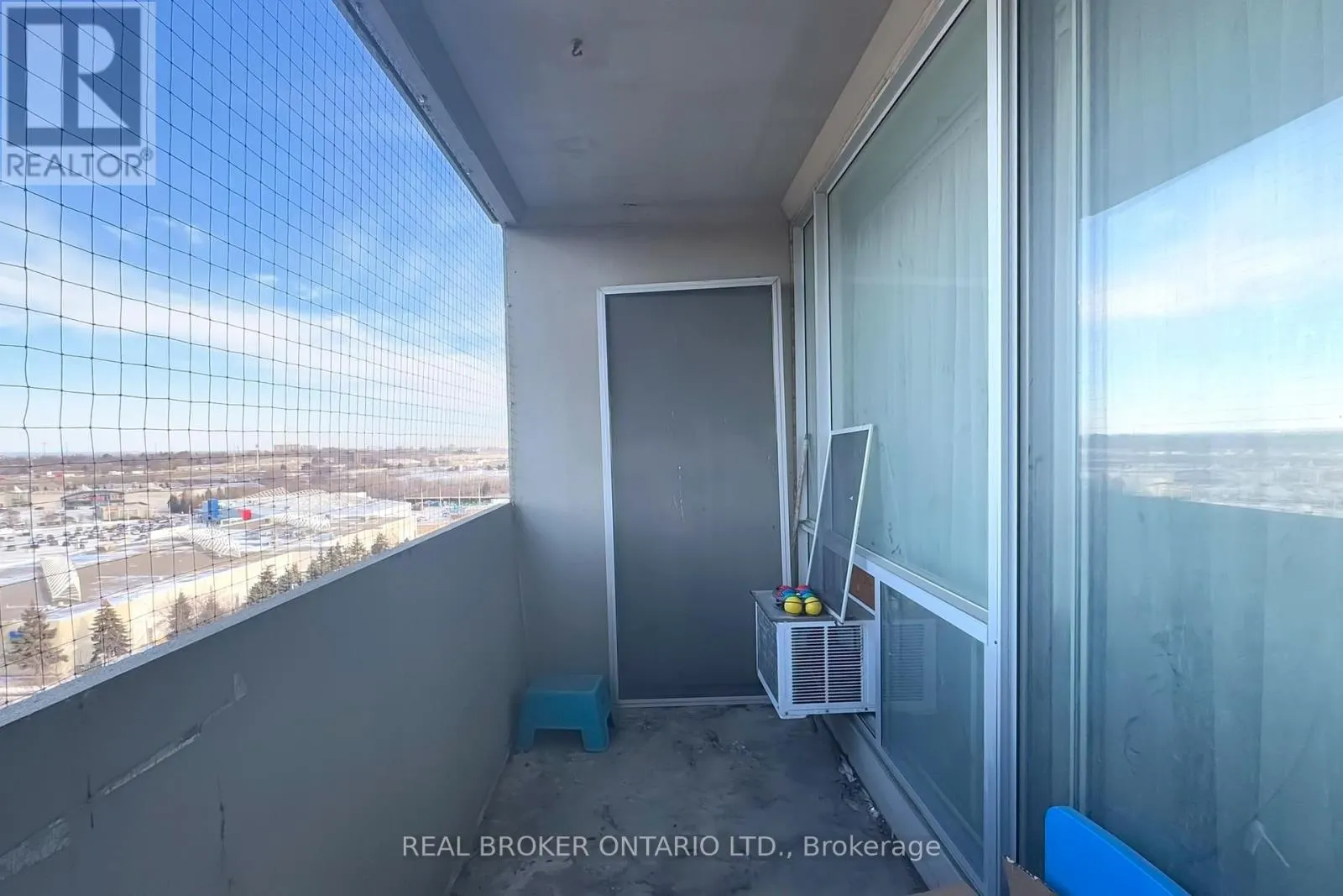 1012 - 2 GLAMORGAN AVENUE