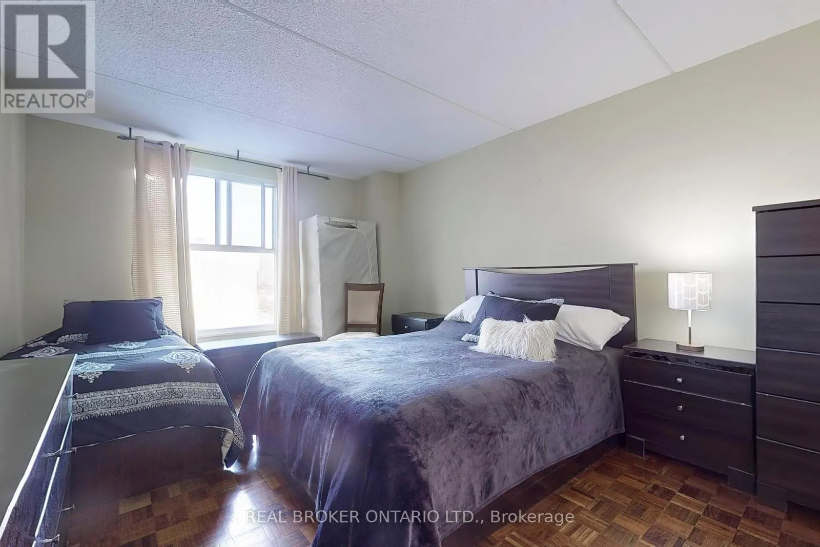 1012 - 2 GLAMORGAN AVENUE
