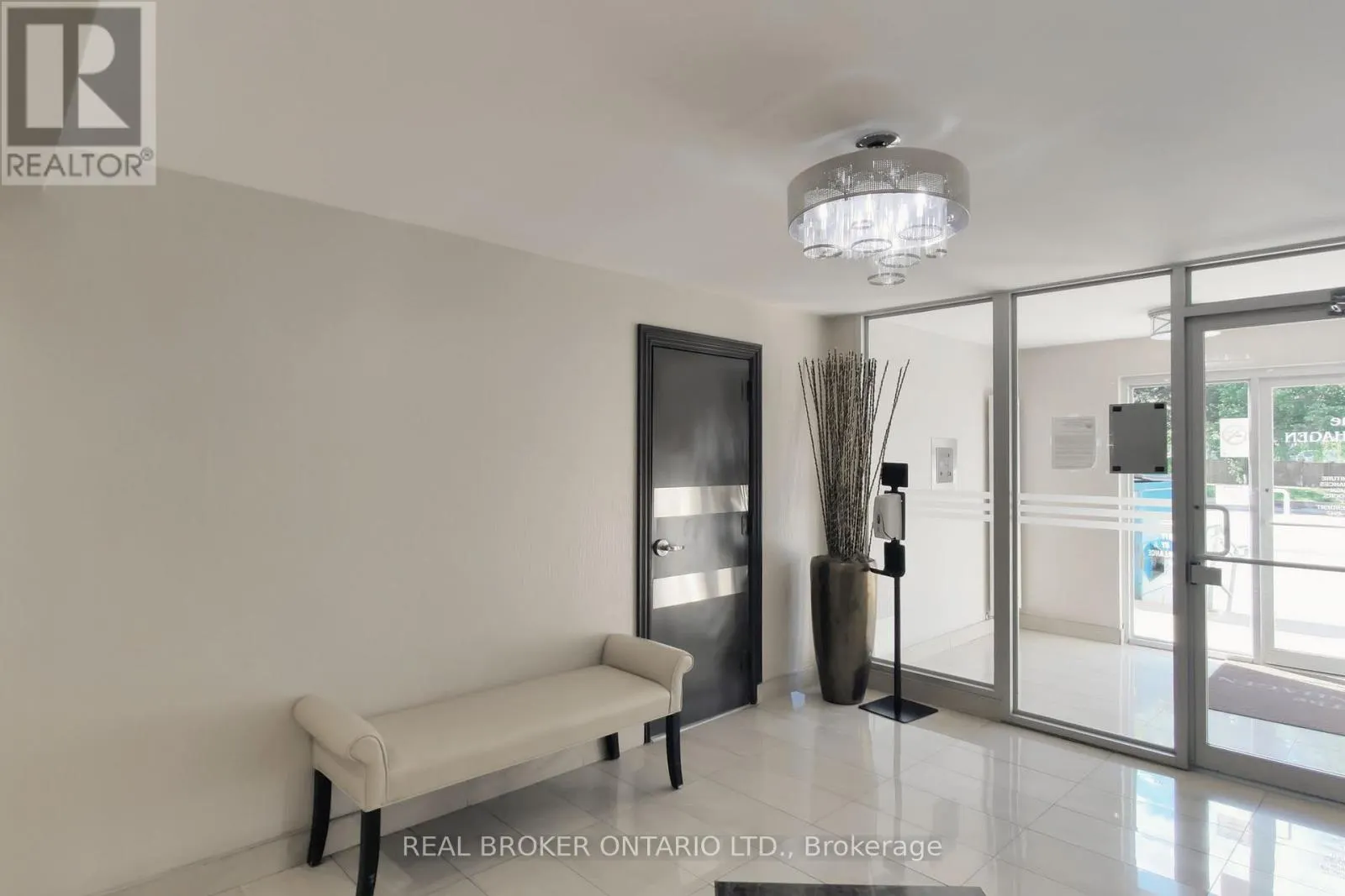 1012 - 2 GLAMORGAN AVENUE
