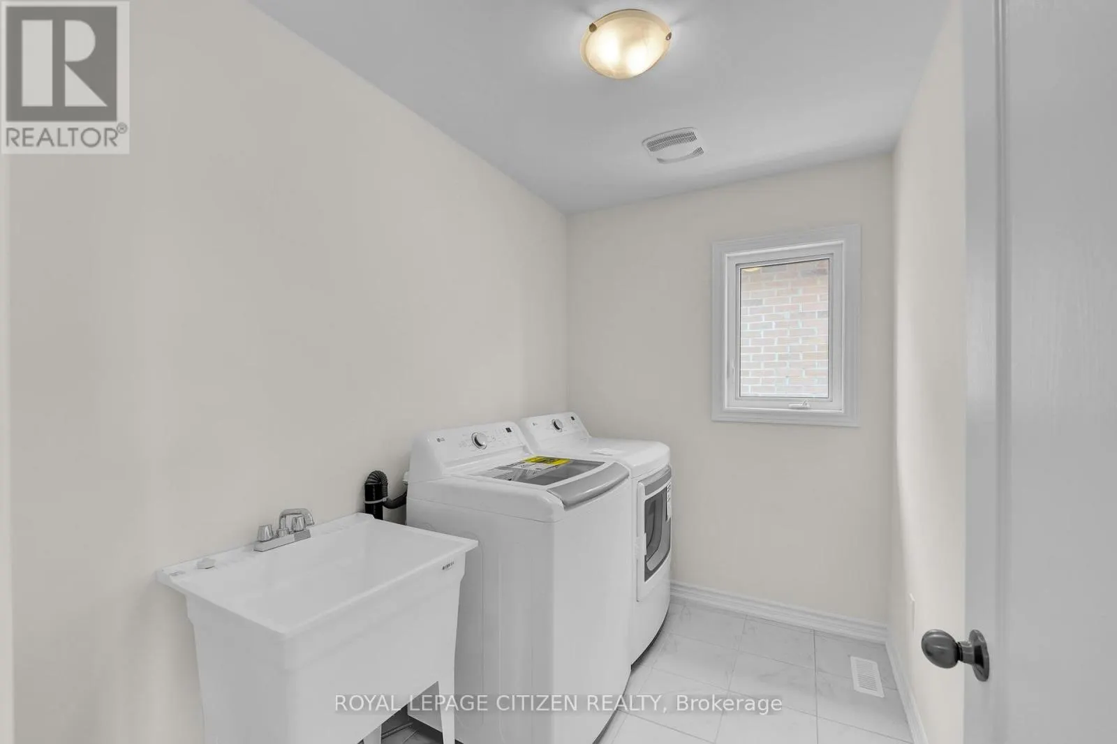 98 NORTH GARDEN BOULEVARD W