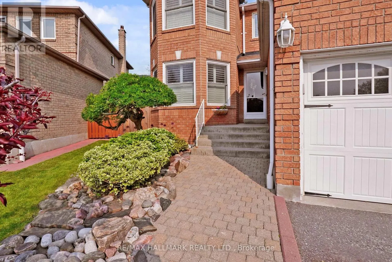 8 STEARNS COURT