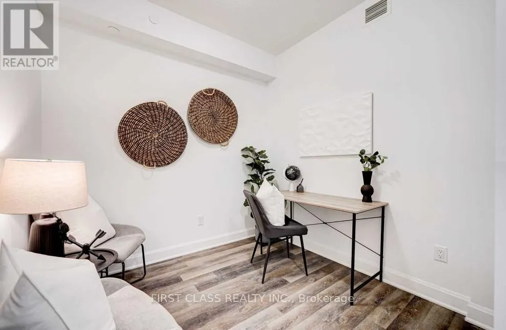 317 - 50 LAKEBREEZE DRIVE