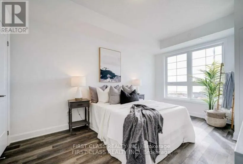 317 - 50 LAKEBREEZE DRIVE