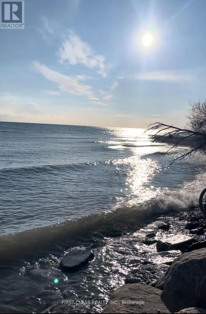 317 - 50 LAKEBREEZE DRIVE