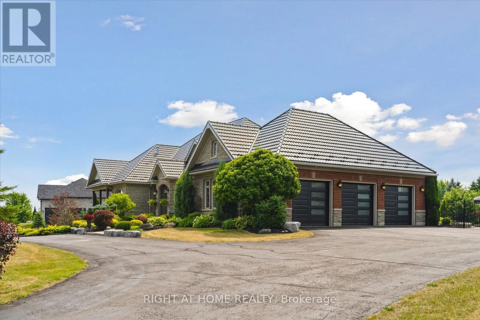 7 CLYDE COURT