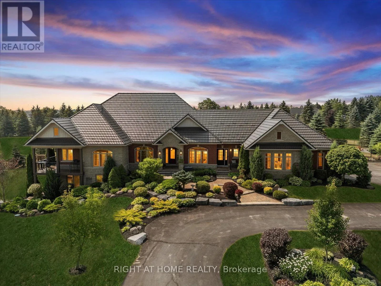 7 CLYDE COURT