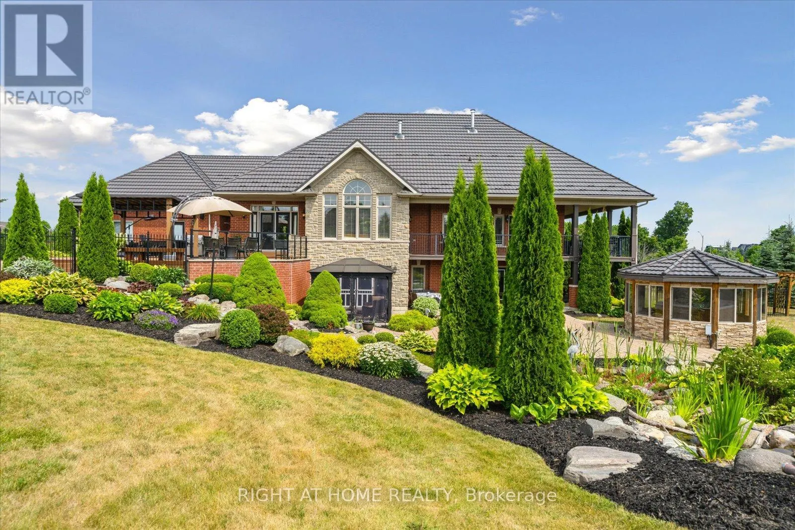 7 CLYDE COURT