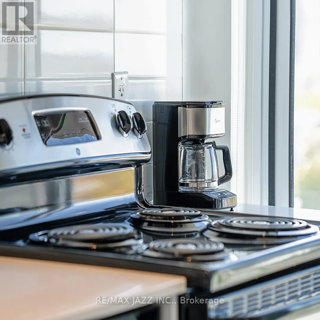 1205 - 100 BOND STREET E, #1205