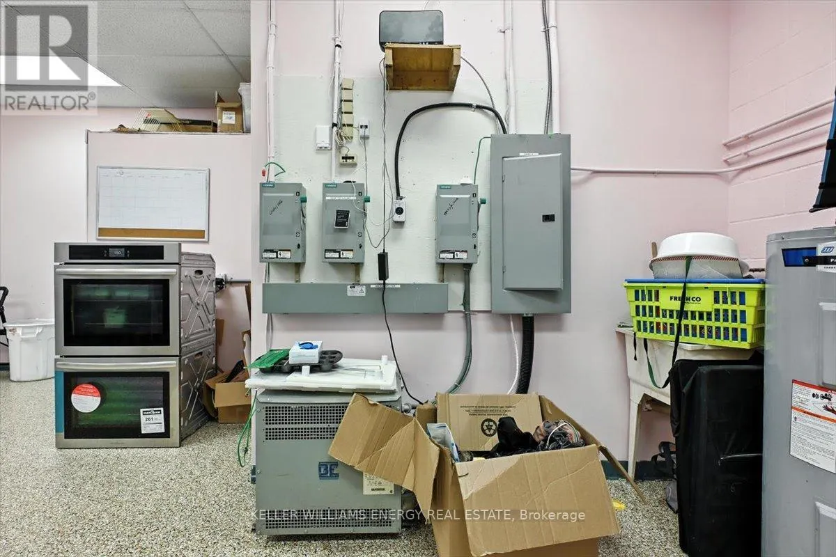 102 - 1143 WENTWORTH STREET W, #102