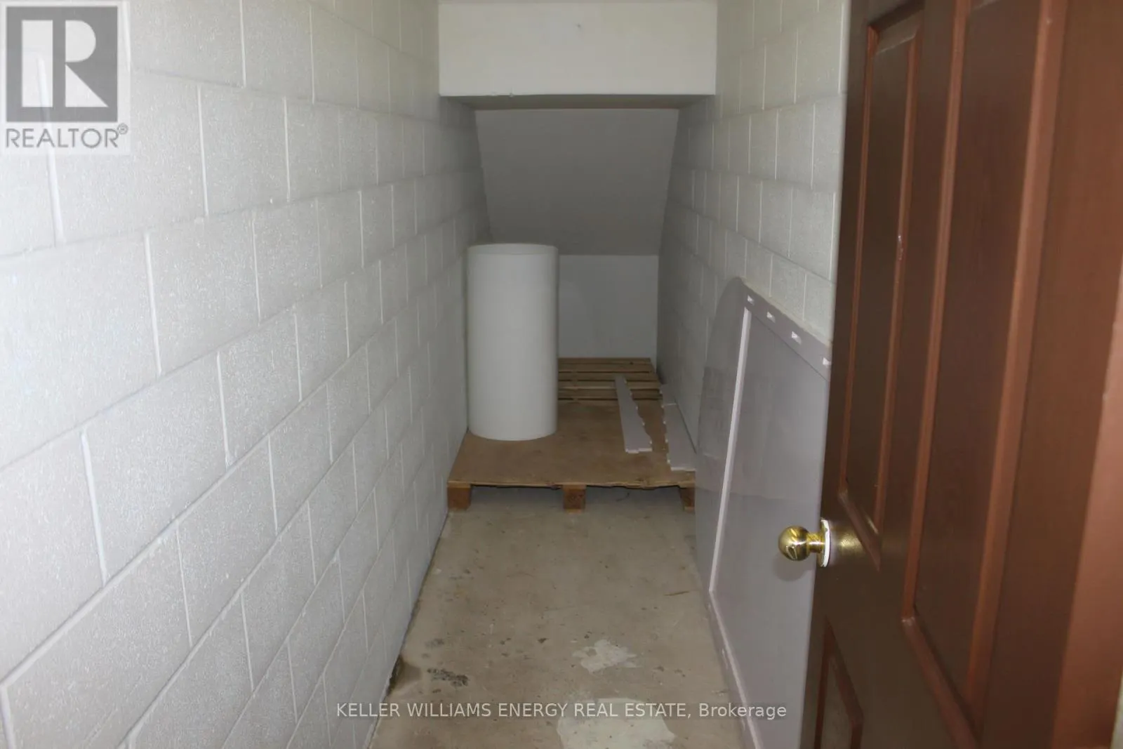 102 - 1143 WENTWORTH STREET W, #102