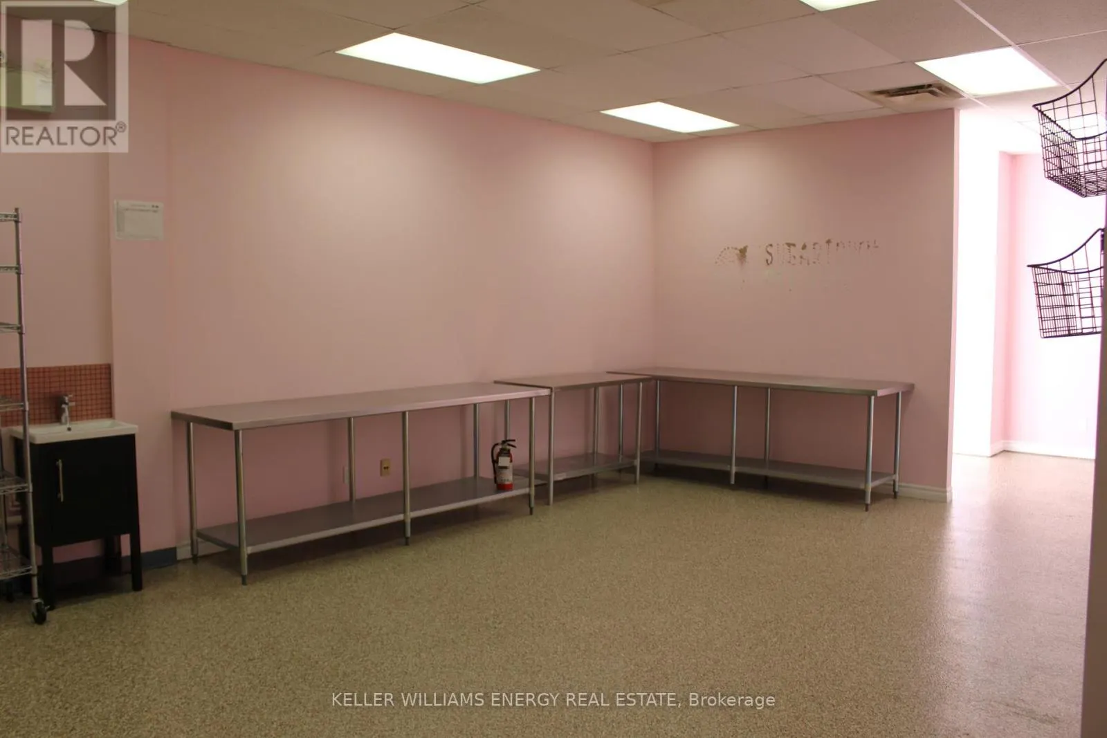 102 - 1143 WENTWORTH STREET W, #102