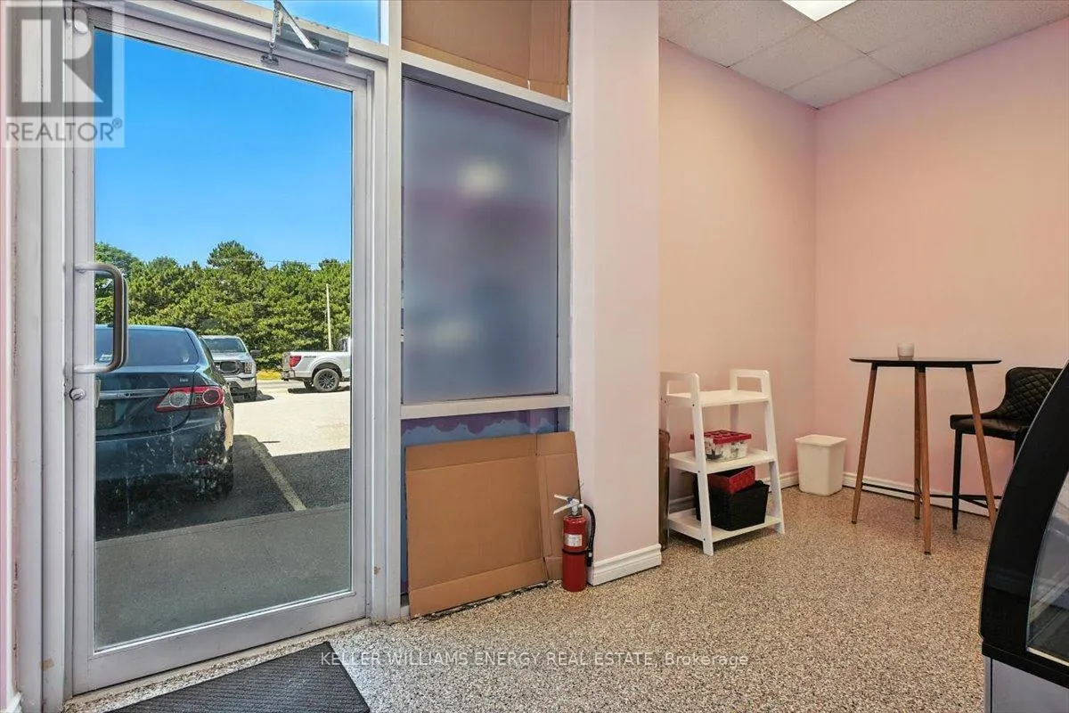 102 - 1143 WENTWORTH STREET W, #102