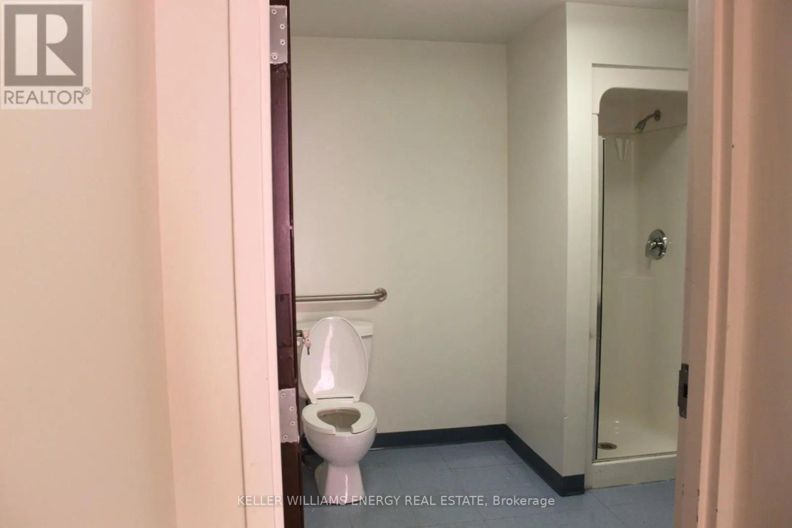 102 - 1143 WENTWORTH STREET W, #102