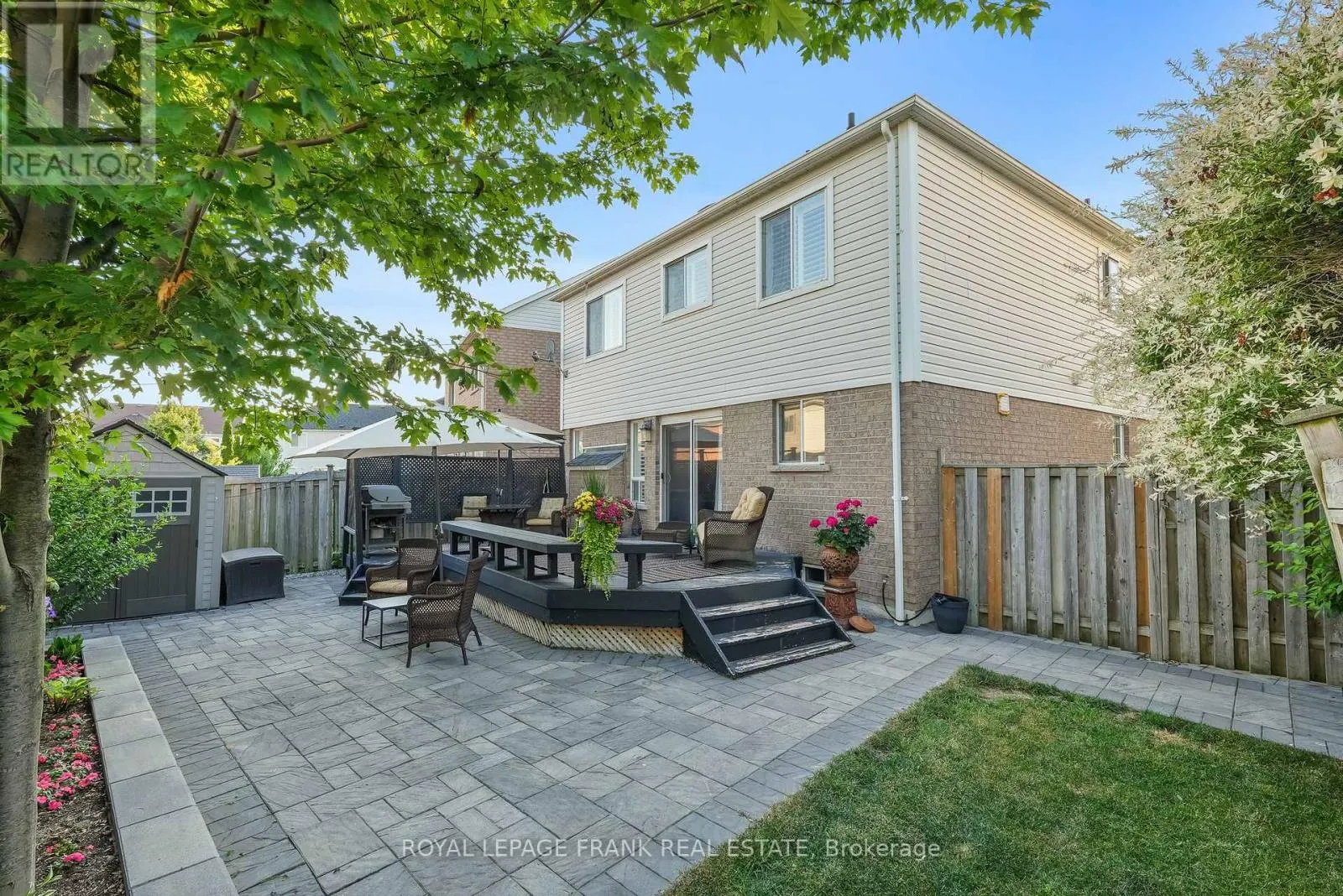 9 HOLLOWAY DRIVE