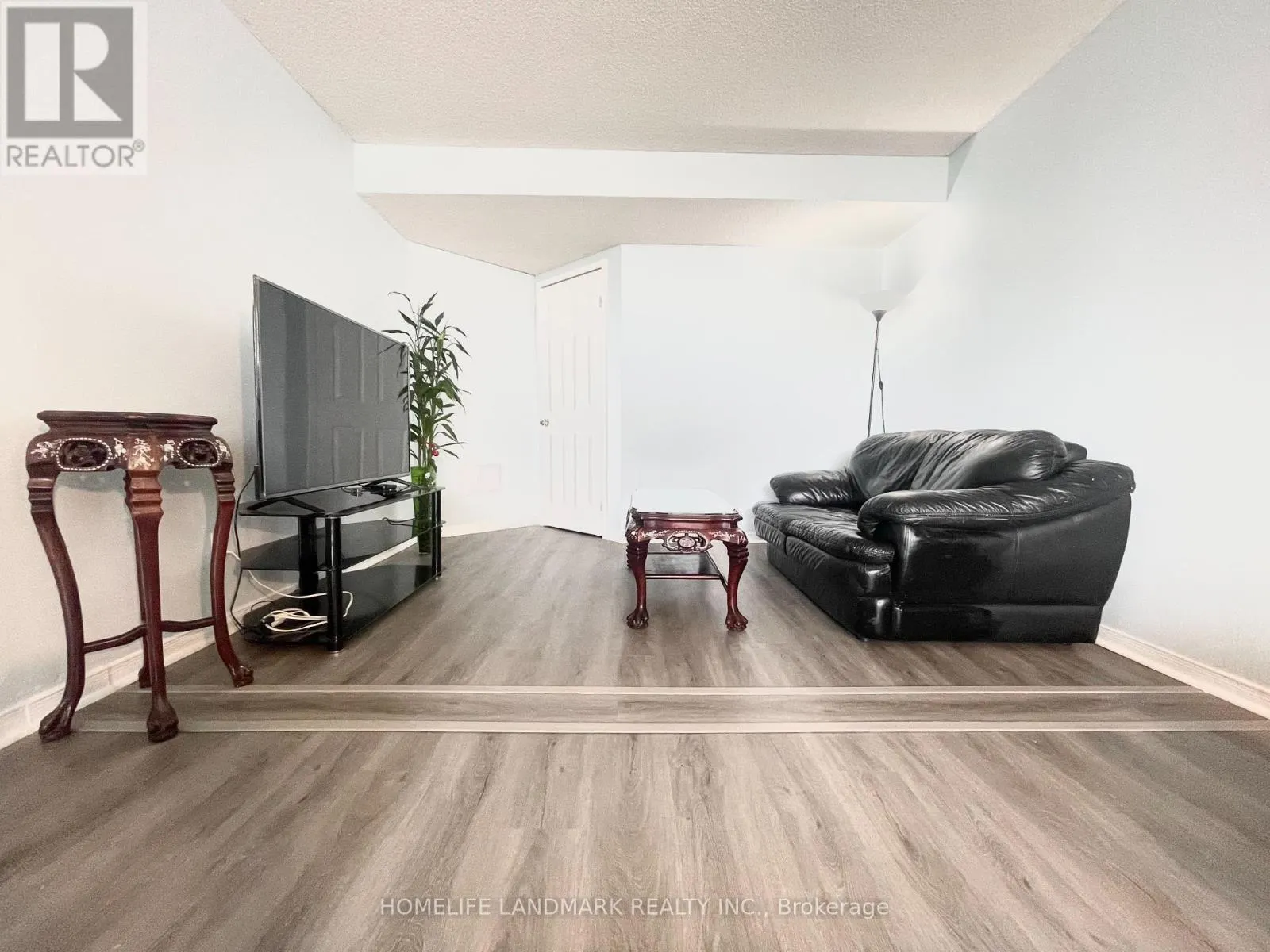 703 - 4725 SHEPPARD AVENUE E